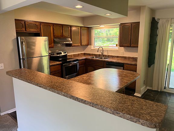 2nd image of 5840 Pameleen Ct