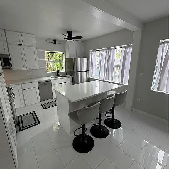 1423 Asher Ln #A — Photo 6