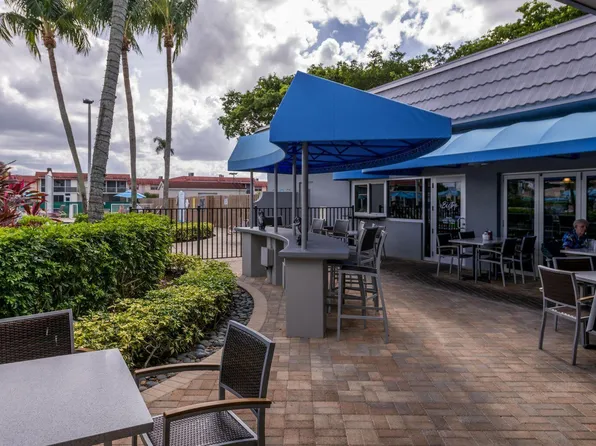 653 Saxony Lane N, Delray Beach, FL 33446