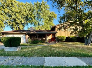 1818 Rockcreek Ln, Flint, MI 48507