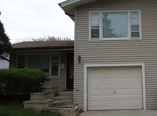 1816 Walnut St, St Charles, IL 60174