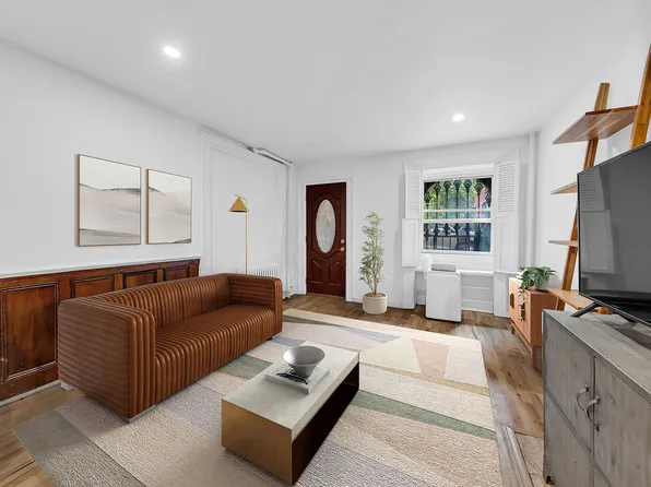 131 South Oxford Street image 1 of 6
