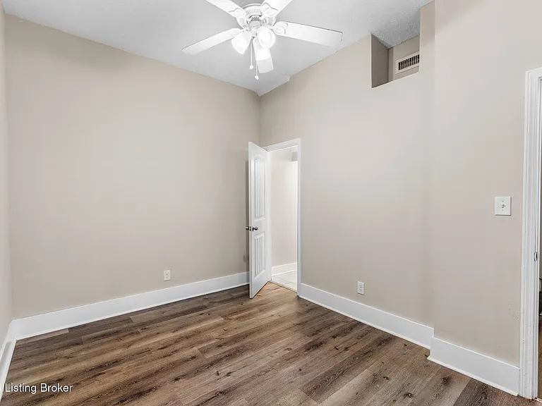 408 Doctor W #J — Photo 20