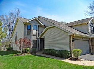 439 W Auburn Woods Ct, Palatine, IL 60067