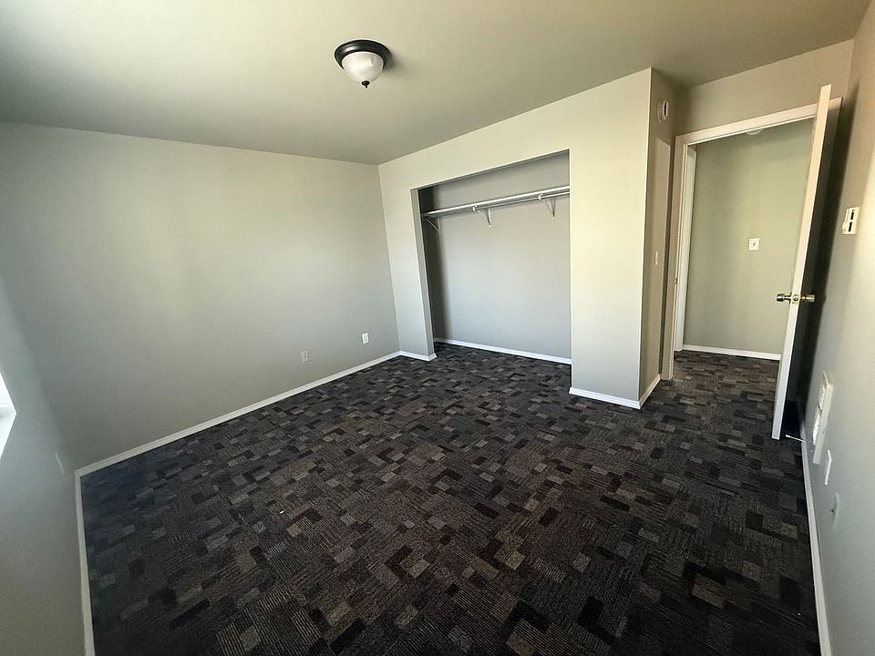 1st image of 310 W Cherry Ave