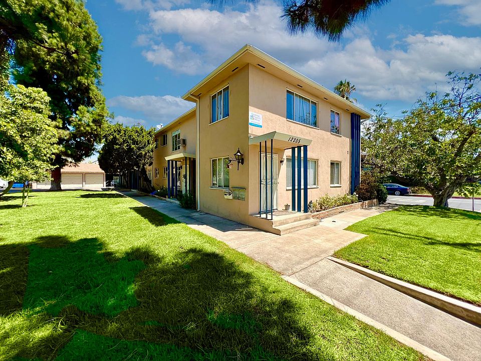 1st image of 12205 Burbank Blvd