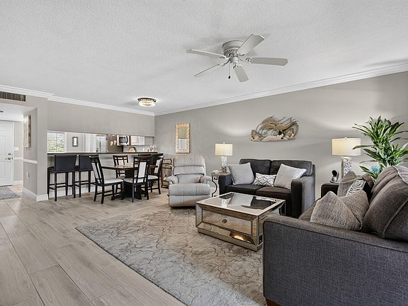 5th image of 275 Palm Ave #D