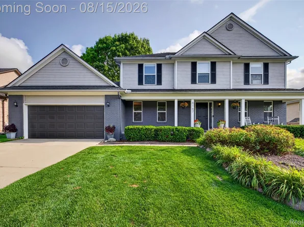 6167 Foxfire Cir, Clarkston, MI 48346