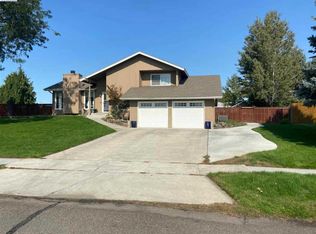 4607 Hilltop Dr, Pasco, WA