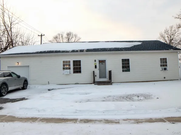 14 Bittersweet Lane, Levittown, NY 11756