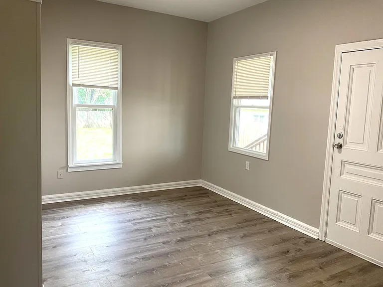 451 W New York St #1 — Photo 8