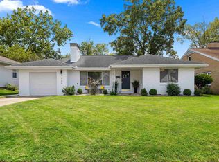 1200 W Stratford Dr, Peoria, IL 61614