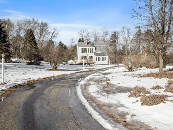 8 Wryan Road, Derry, NH 03038