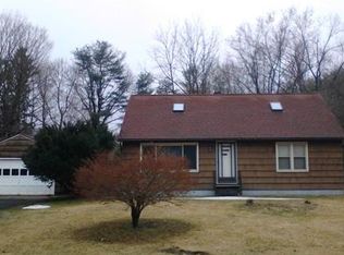 106 Plain St, Easthampton, MA 01027