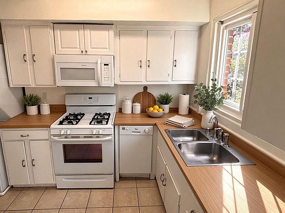 4th image of 1643 Preston Rd