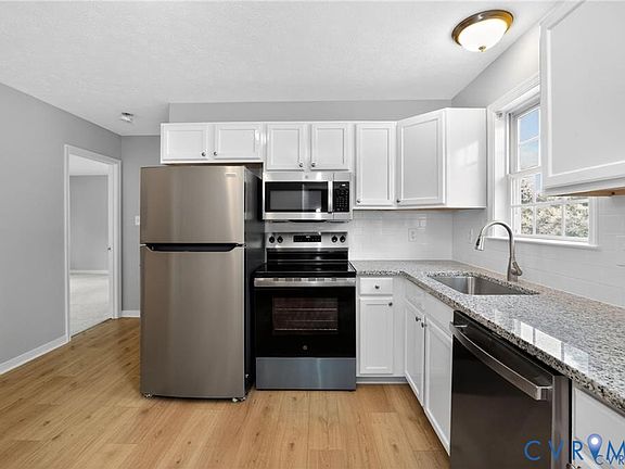 3rd image of 1827 Clarkson Rd