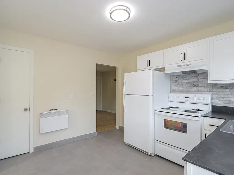 321 Montcalm St #R — Photo 15