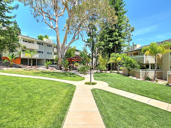 4th image of 670 Sharon Park Dr #16