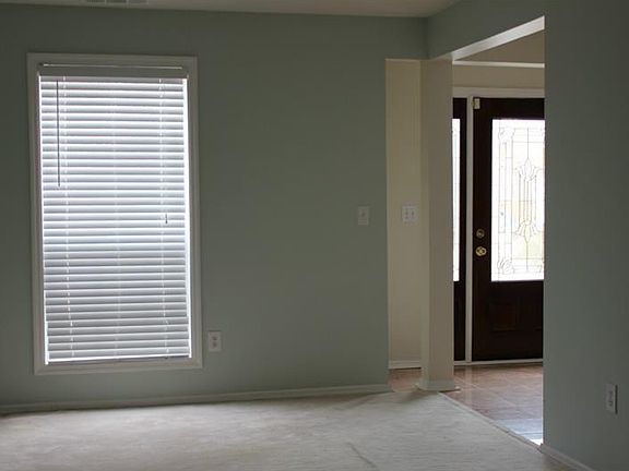 3rd image of 1243 Huntington Place Cir