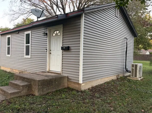 403 N Ohio St, Iola, KS 66749