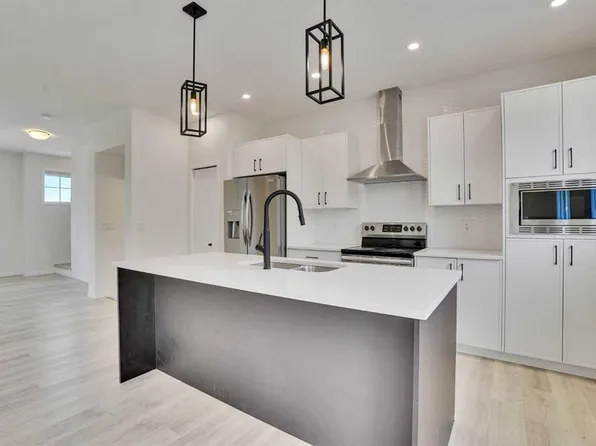 229 S Point Park SW, Airdrie, AB T4B 5G8