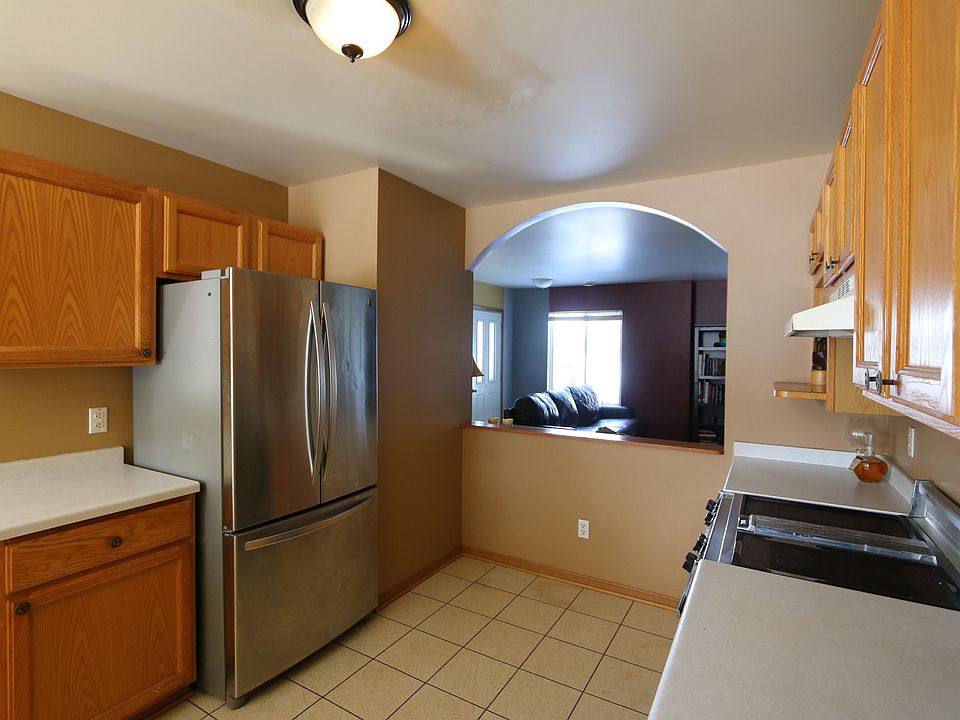 2nd image of 602-103 E Market St