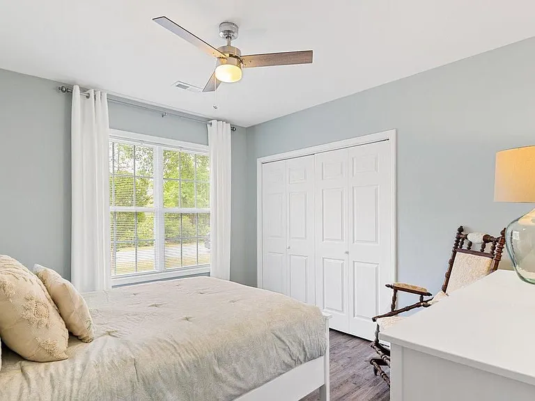 437 N Belvedere Dr — Photo 14