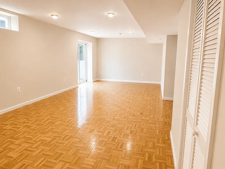 29 Palace Ln — Photo 6