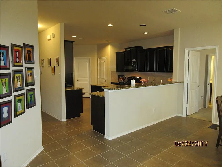 1110 Lubbock Ln — Photo 18