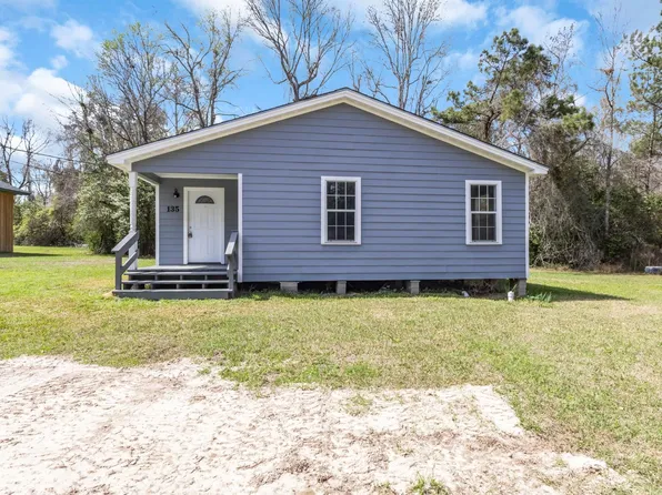 135 Kimberly Dr, Kountze, TX 77625