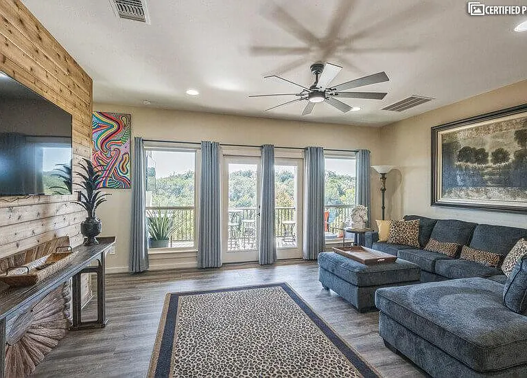 505 Heron Dr — Photo 3