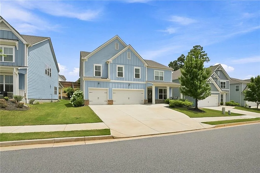 5 bed, 4.5 bath, 3500 sqft, $3,500 — Photo 2
