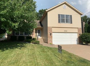 4949 Greystone Dr, Bettendorf, IA 52722