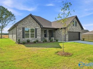 806 Ronnie Dr, Hartselle, AL 35640