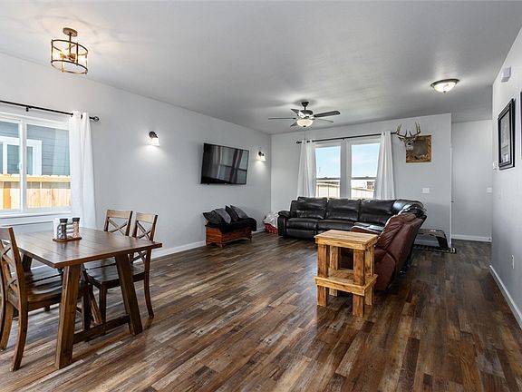 4th image of 1112 3rd St E