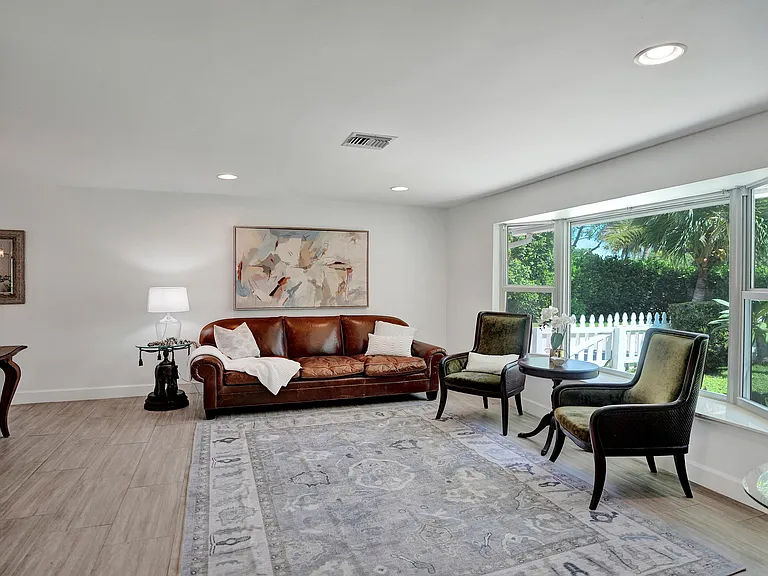 710 NW 1st Ave — Photo 11