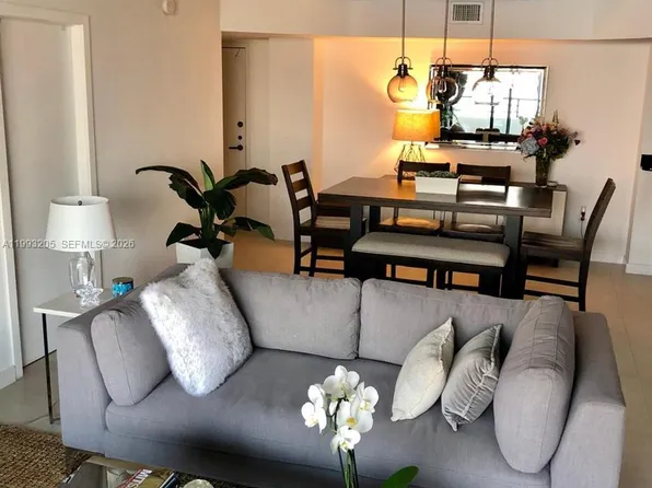 2333 Brickell Ave #Penthouse 207, Miami, FL 33129