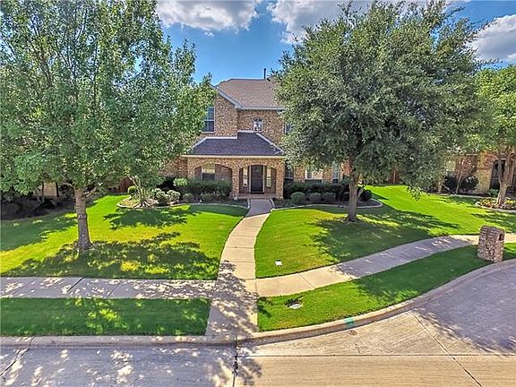 2nd image of 9823 Sierra Dr