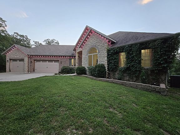3rd image of 832 Misty Lane