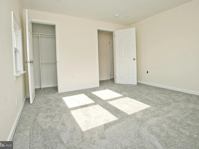 2530 2nd Floor Chestnut Ave — Photo 6