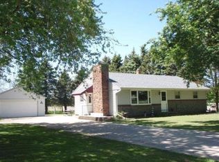 W227N4537 Duplainville Rd, Pewaukee, WI 53072