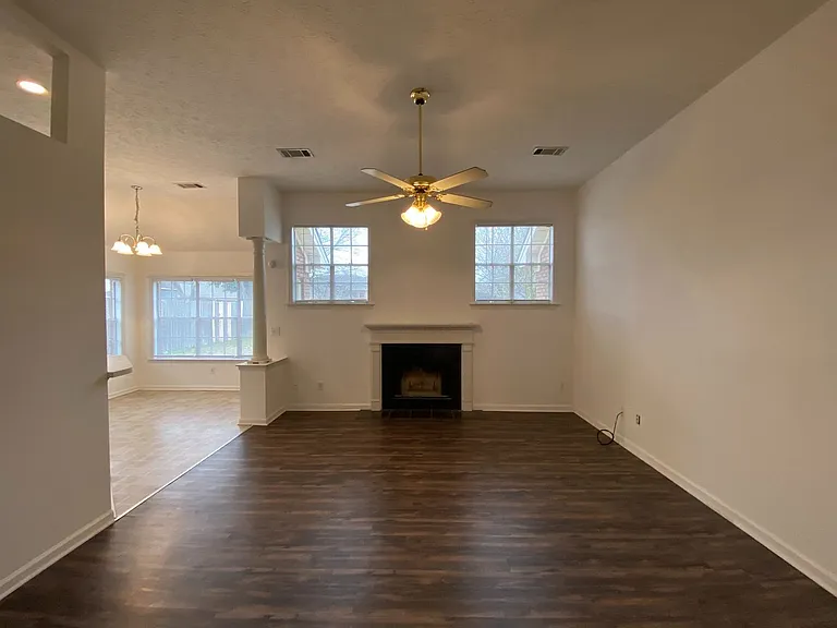 7936 Copperfield Dr — Photo 4