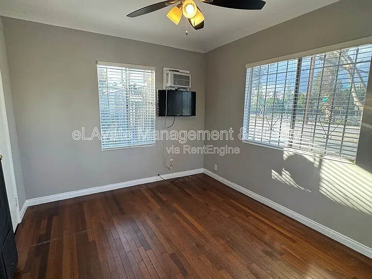10822 Ventura Blvd #1 — Photo 8