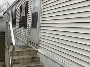 13 Candlelight Dr, Sauk Village, IL 60411