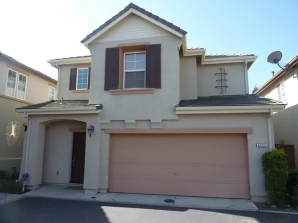 8423 Oliva Rd, Roseville, CA 95678