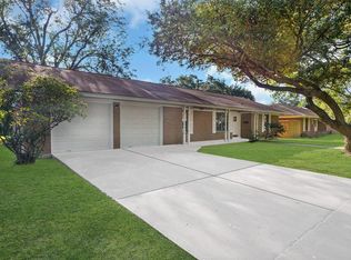 2103 Belvedere Dr, Baytown, TX 77520
