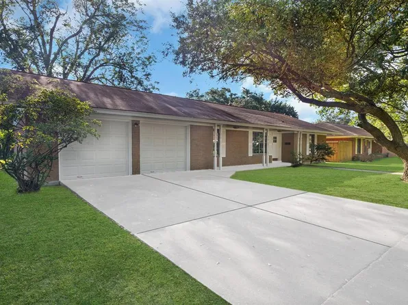 2103 Belvedere Dr, Baytown, TX 77520