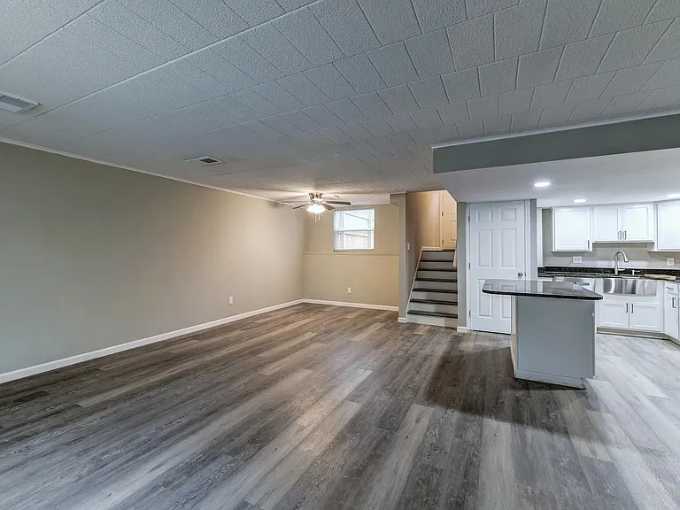 2207-2217 Aurora Dr #2215 — Photo 6