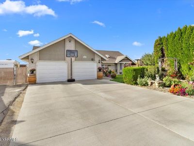 211 Clover Pl, Moxee, WA, 98936