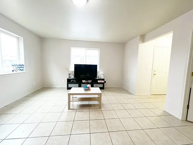 2104 SE Polar Star Way — Photo 6